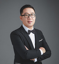 施英健